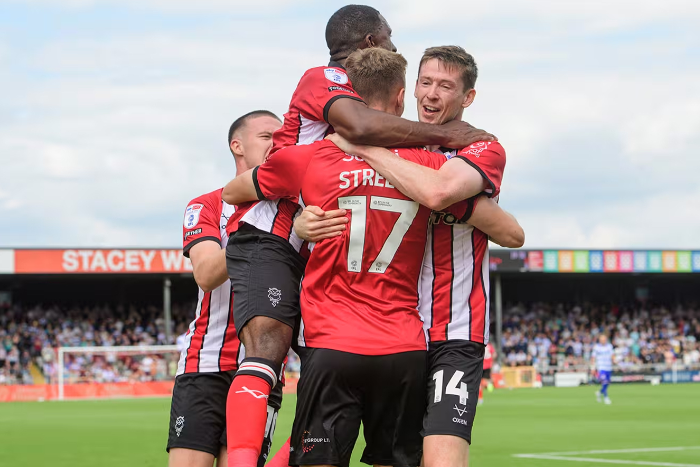 Lincoln City 2, Reading 0
