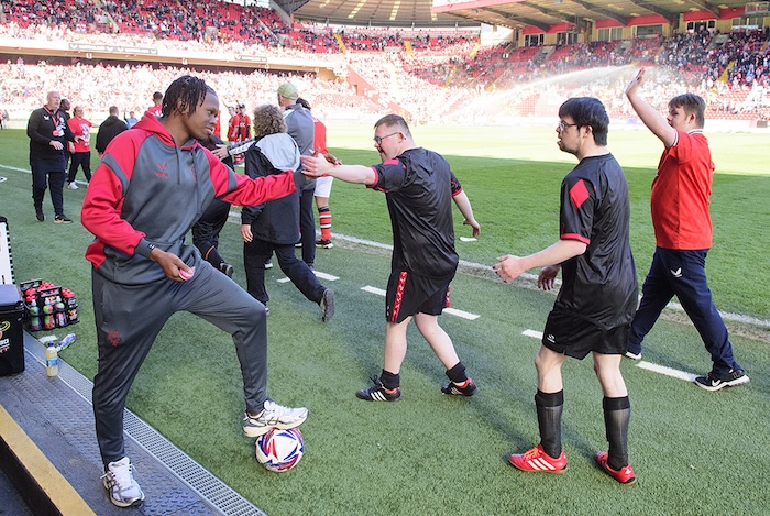 ds actives 2 charlton v lincoln