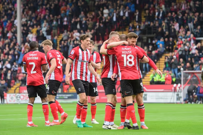 Lincoln City 3, Luton Town 0