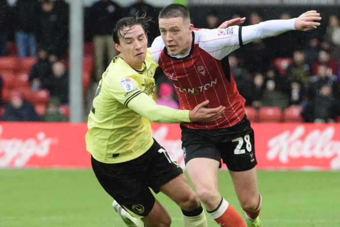 Lincoln City 0, Charlton Athletic 0