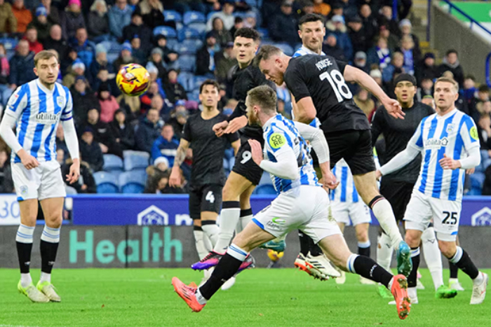 Huddersfield Town 2, Lincoln City 2