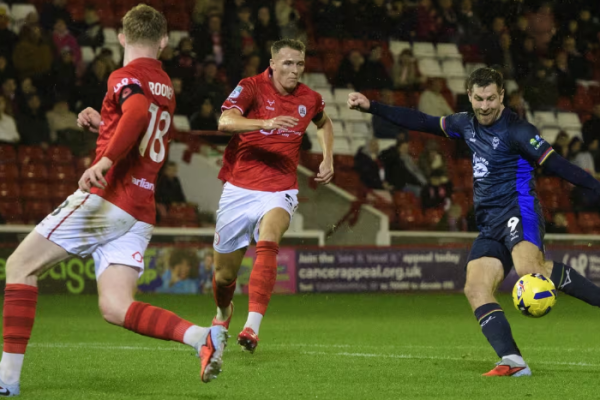 Barnsely 0, Lincoln City 2