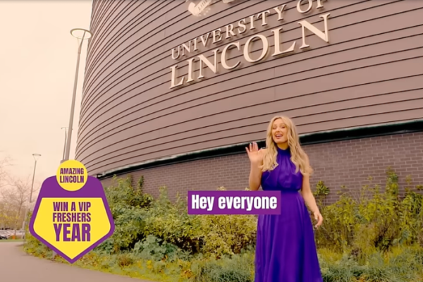 £11,000 student prize on offer from university