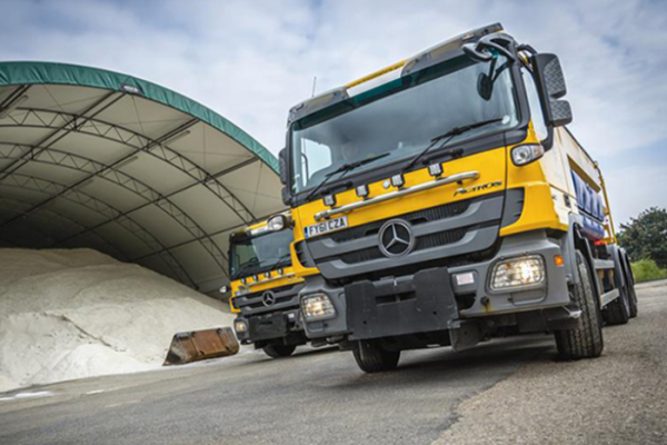 Gritter gangs out in force in snow and icy conditions