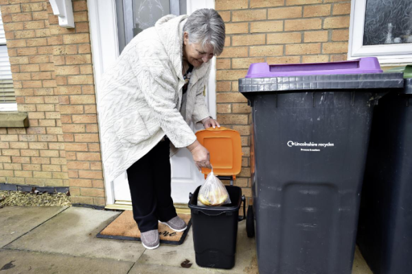 Time to start using food caddies